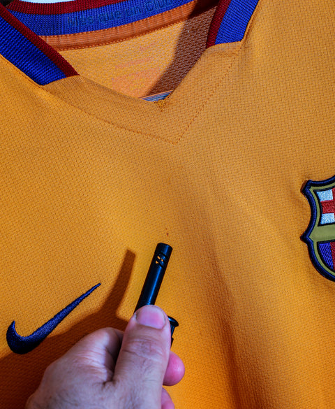 Barcelona 2006-07 Ronaldinho Away Kit (L)