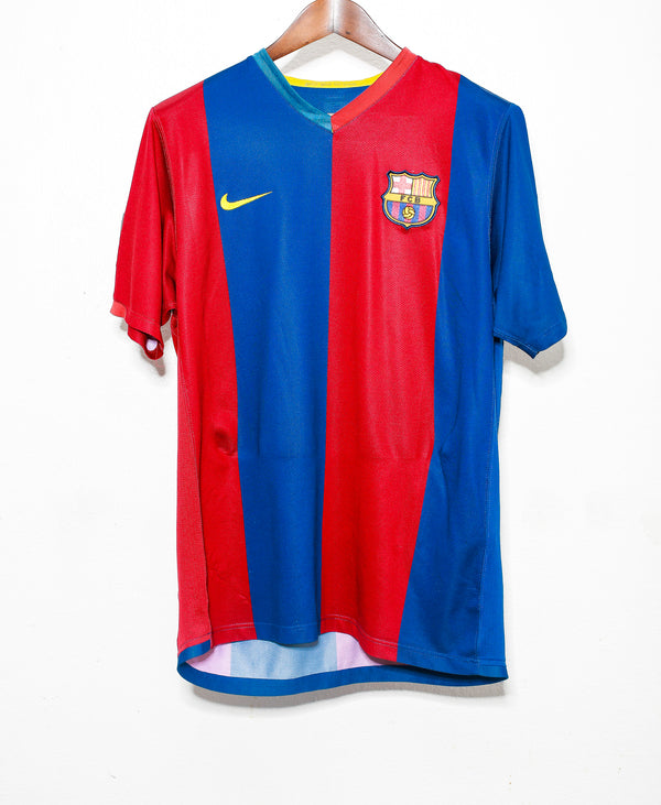 Barcelona 2006-07 Ronaldinho Home Kit (L)