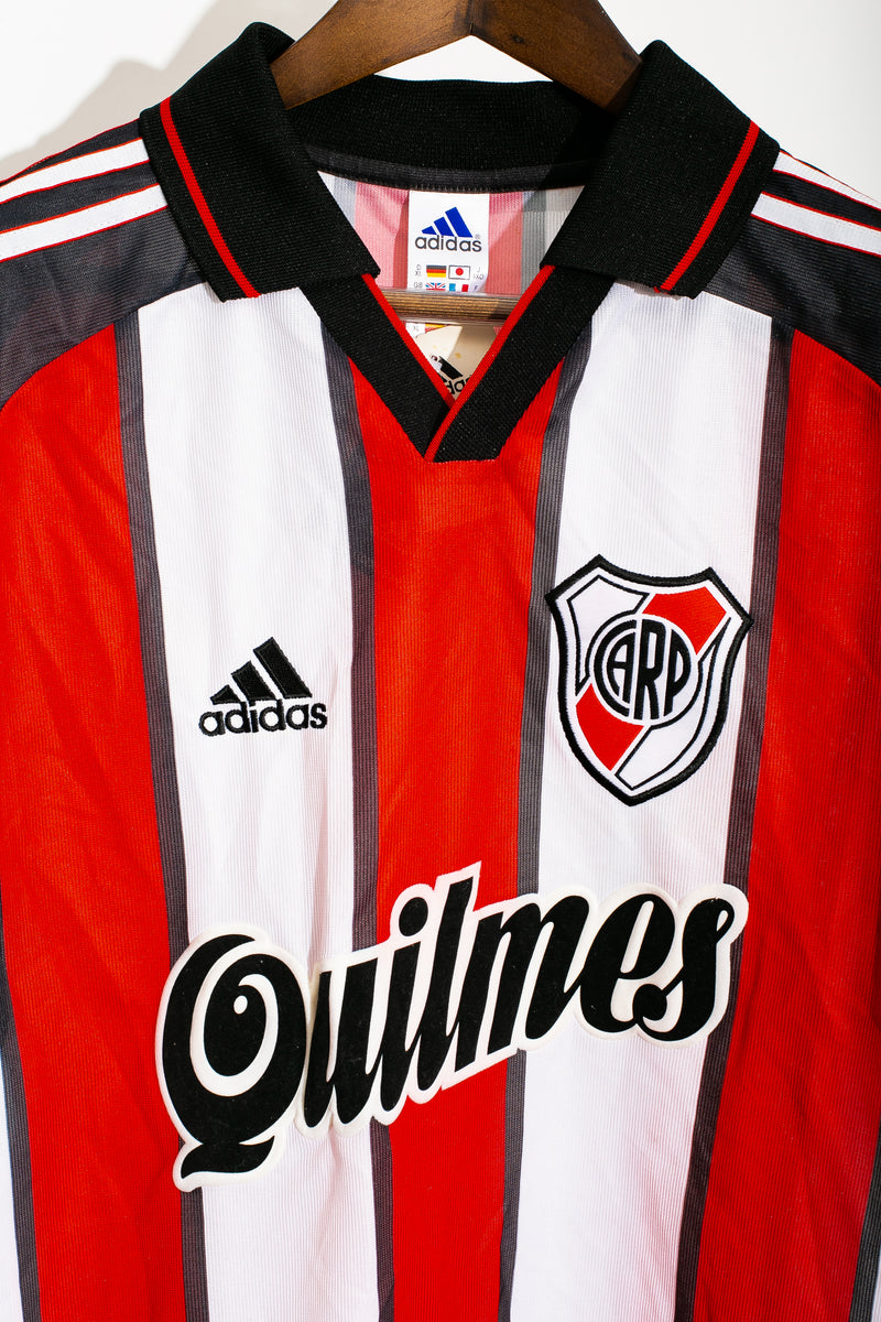 River Plate 2001-02 Away Kit (XL)