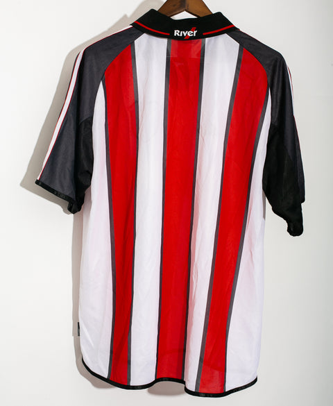 River Plate 2001-02 Away Kit (XL)