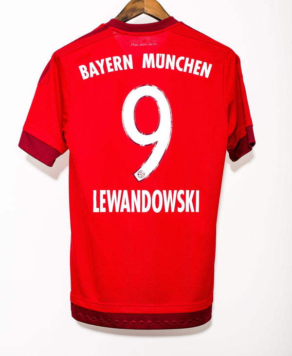 Bayern Munich 2015/16 Lewandowski Home Kit ( S )