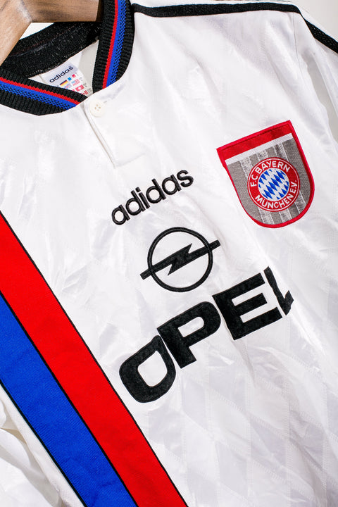 1996 Bayern Munich Scholl Away Kit ( S )